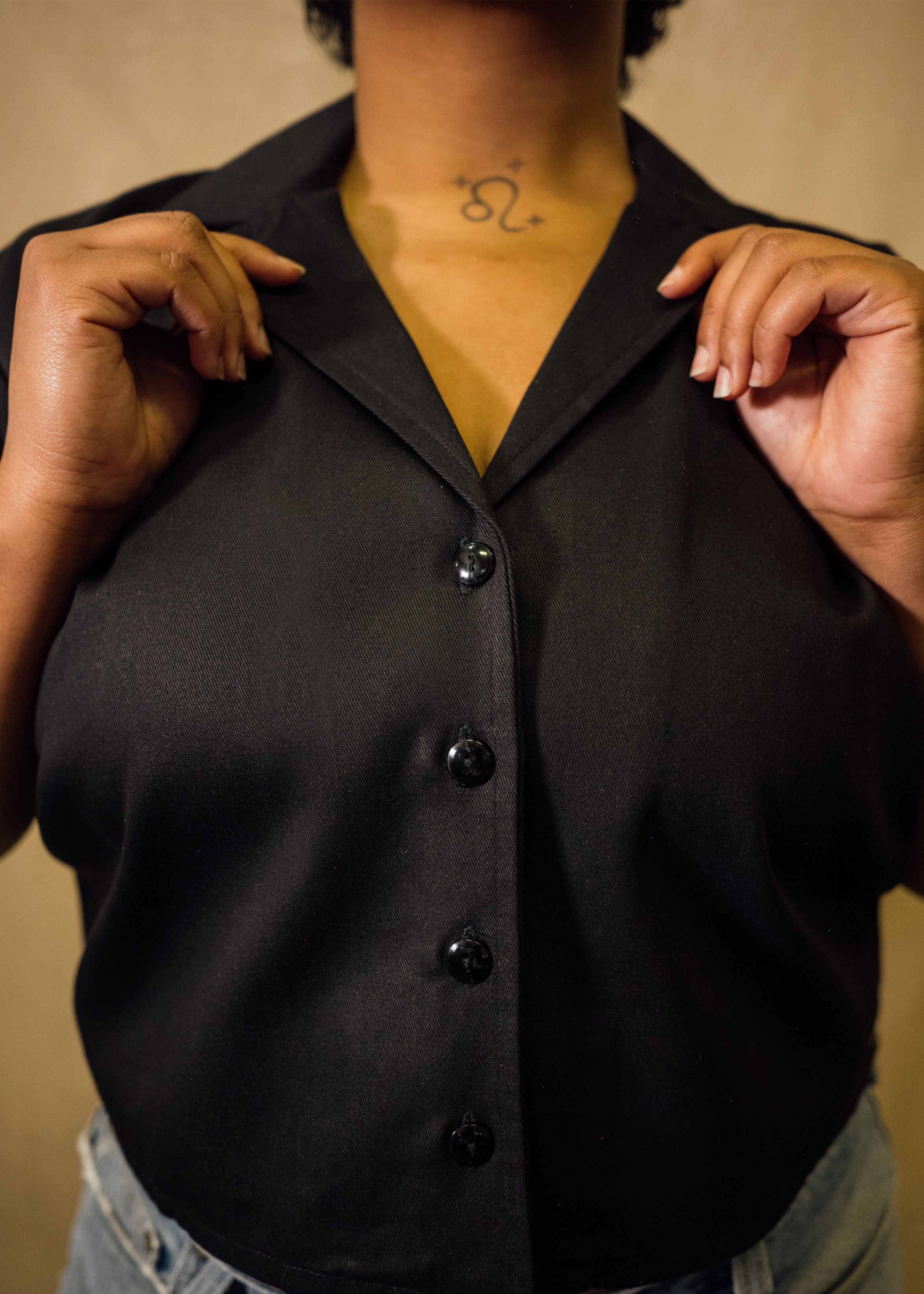 Black Crop Work Shirt – Mira Flores